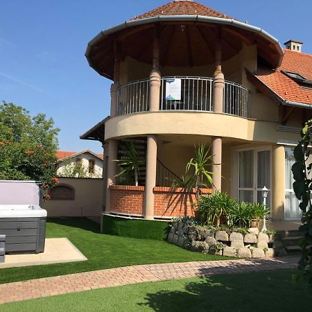 Szabó Wellness Vendégház Zamárdi Esterno foto
